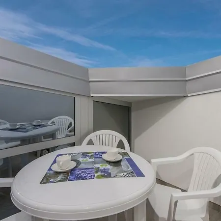 Luxury Gemini Apartment *